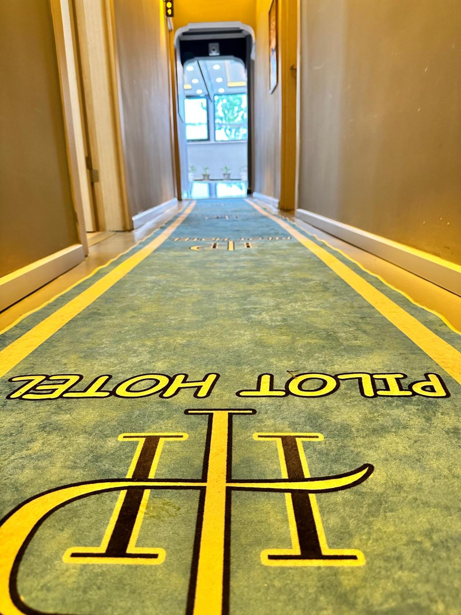 Pilot Hotel Arnavutkoy ภายนอก รูปภาพ
